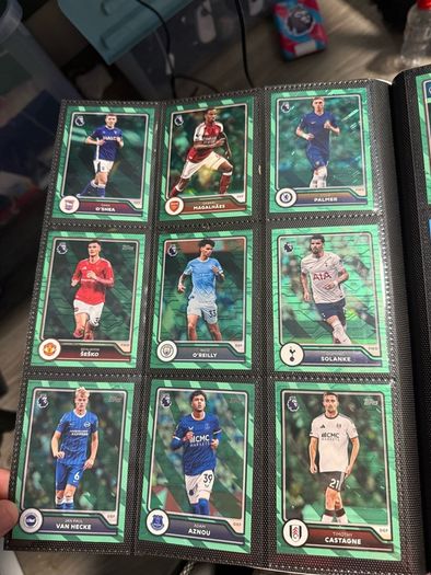 football cards + binders (offers Welcome )
