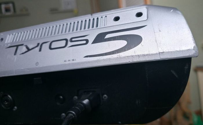 Tyros 5