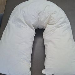 V Pillow