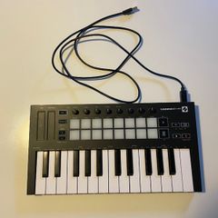 Novation Launchkey Mini (Mk3?)