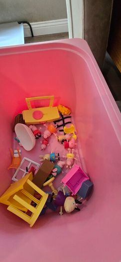 Peppa Pig Dolls house and bundle