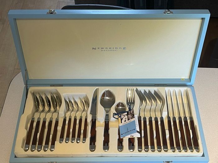 Newbridge Silverware 24 pc Steak Set