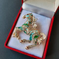Running Horse Brooch Gold Tone and Green Galloping Horse Brooch Shawl Pin Broach Equestrian