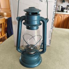 Vintage Anchor Brand 225 Kerosene Lantern made in china 35.00 e. each or the 2 for 60.00 euro.