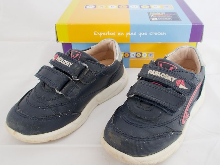 Pablosky Girl shoes size 26 Torello Marino