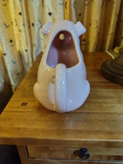Ceramic Pig Container. Pale pink.