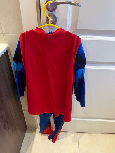 Superman costume - 5-6 year old