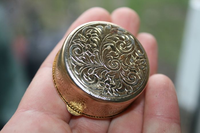 Antique Pill Box 1,4" diameter