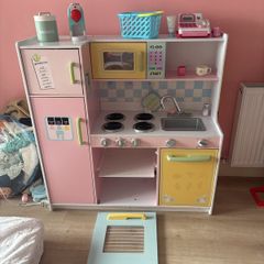 large toy kitchen by kids Kraft