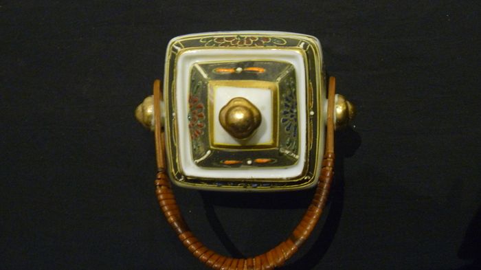 Oriental Sugar Bowl/Trinket box