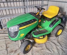 Tractor lawnmower