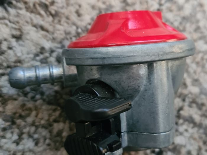 Propane gas regulator
