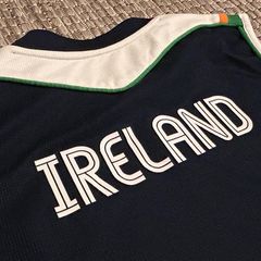 Republic of Ireland sleeveless Umbro training jersey top shirt football