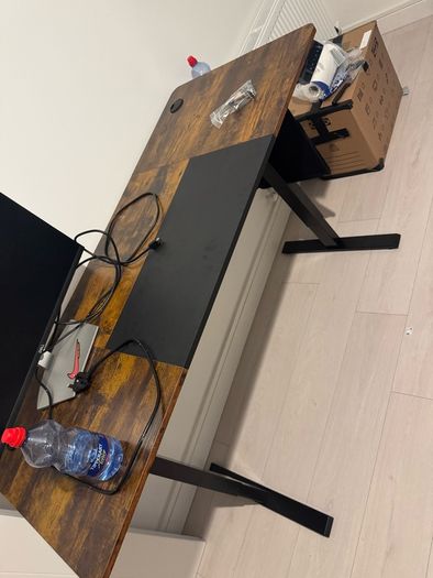 Standing desk