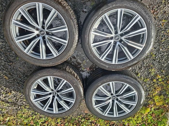 21" Genuine Audi Q8 S Line Alloys with tyres