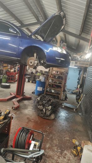 B6 Passats breaking for parts