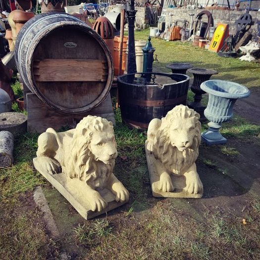 Langport Lions Pair EG029