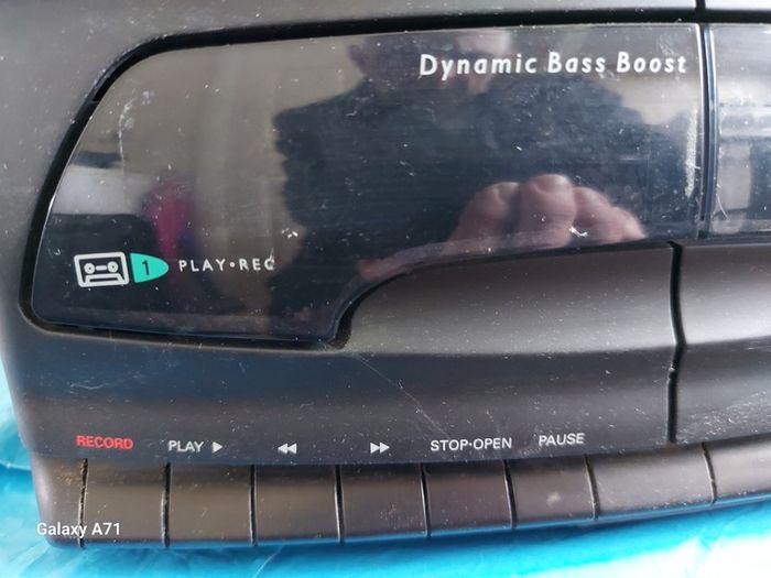 Philips Music HiFi System, Model FW355C, 3 CD, Dual Tape and Radio, in very good condition