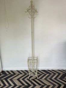 coat stand