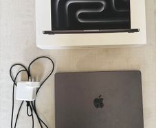 Mac book m3 Pro/14 inch/18GB/512