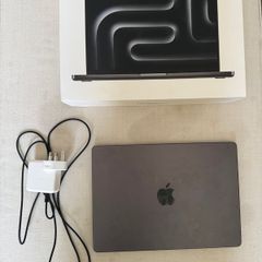 Mac book m3 Pro/14 inch/18GB/512