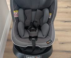 Besafe Izi Turn I Size Rotating Car seat approx 6mths-4years