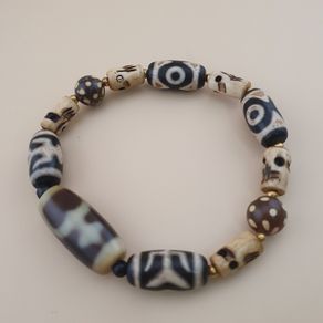 Vintage Himalayan Tibetan Treasure Vase Pattern & 2 Eyes Agate Beads Bracelet