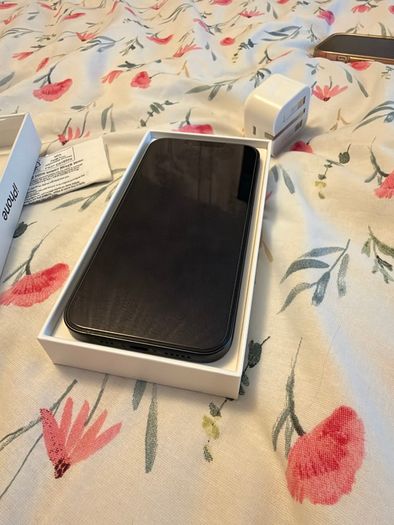 iPhone 13 Midnight (Black) 128GB Very Good Condition Sim Unlocked