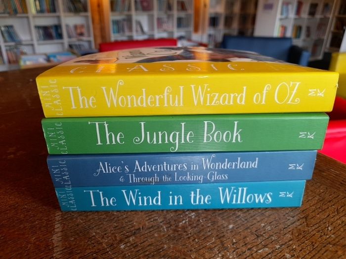 Four Mini Classic books bundle E4