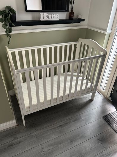 Baby cot for free