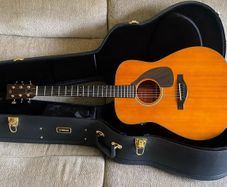 Yamaha guitar