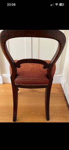 Antique style chair