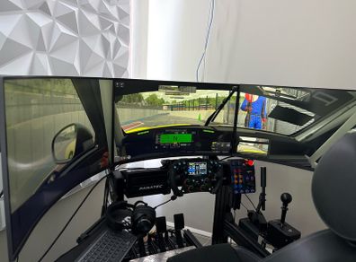 Full race rig simulator drift triple 32" curved moza simagic all good stuff