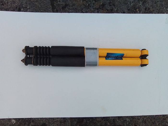 Mercedes W123/W124/190 Rear Shocks.