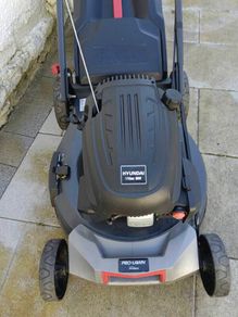 Almost new Pro Lawn Hyundai Self drive lawnmower 51 cm cut 170 cc engine. Year manufacturing 2024.