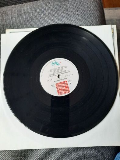 THE DOGS D'AMOUR - A Graveyard of Empty Bottles - LP 10 Inch- UK pressing 1989 ( Autographed)
