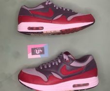 Rare Nike Air Max 1 Essential