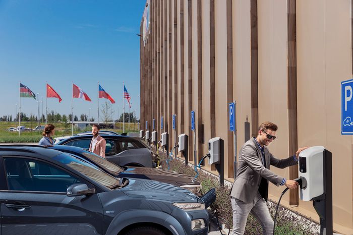 7.4kW EV Charger - Alfen Eve Double Pro Line (Single-phase)