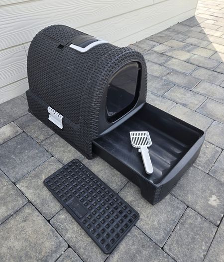 Enclosed Cat Litter Tray System - Curver  27 Litres