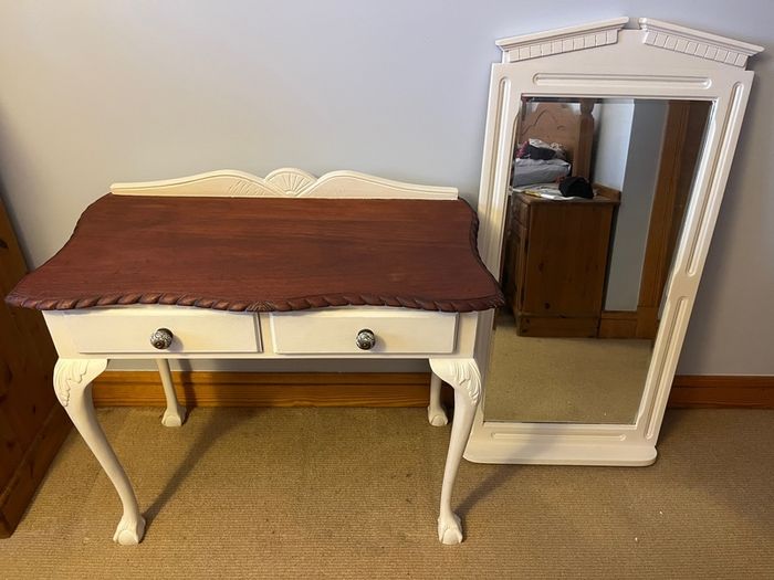 Vanity table and mirror