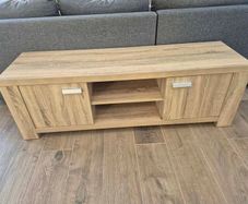 Pine-look TV cabinet with storage