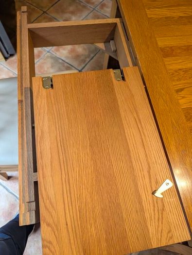 solid oak extending dining table and chairs