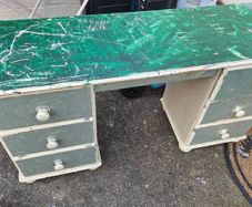 Free Dressing Table