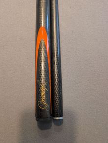 Gramax 2-Piece Composite Pool cue (Carbon)