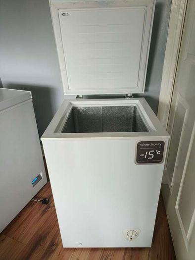 Essentials Chest Freezer 95L