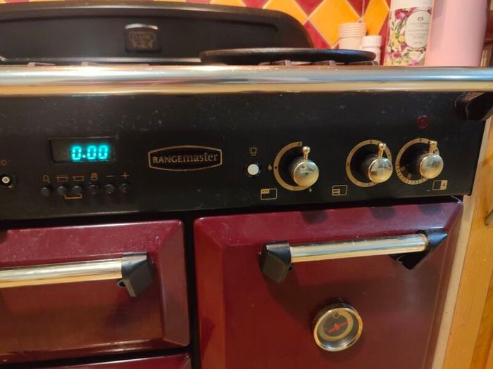 Rangemaster Classic 90 duel-fuel range/cooker (Burgundy)