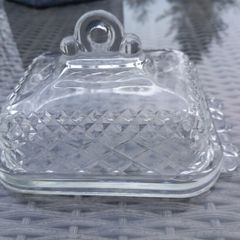 Vintage glass butter dish, never used, D18