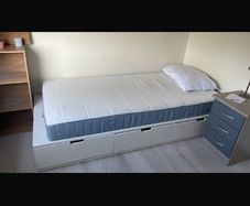 Single bed + mattress