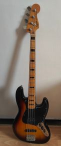 Squier Classic 70s Jazz Bass
