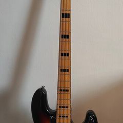 Squier Classic 70s Jazz Bass